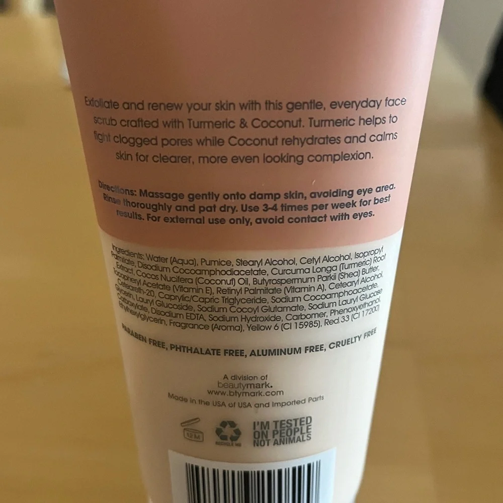 Exfoliating Facial Scrub - Pink